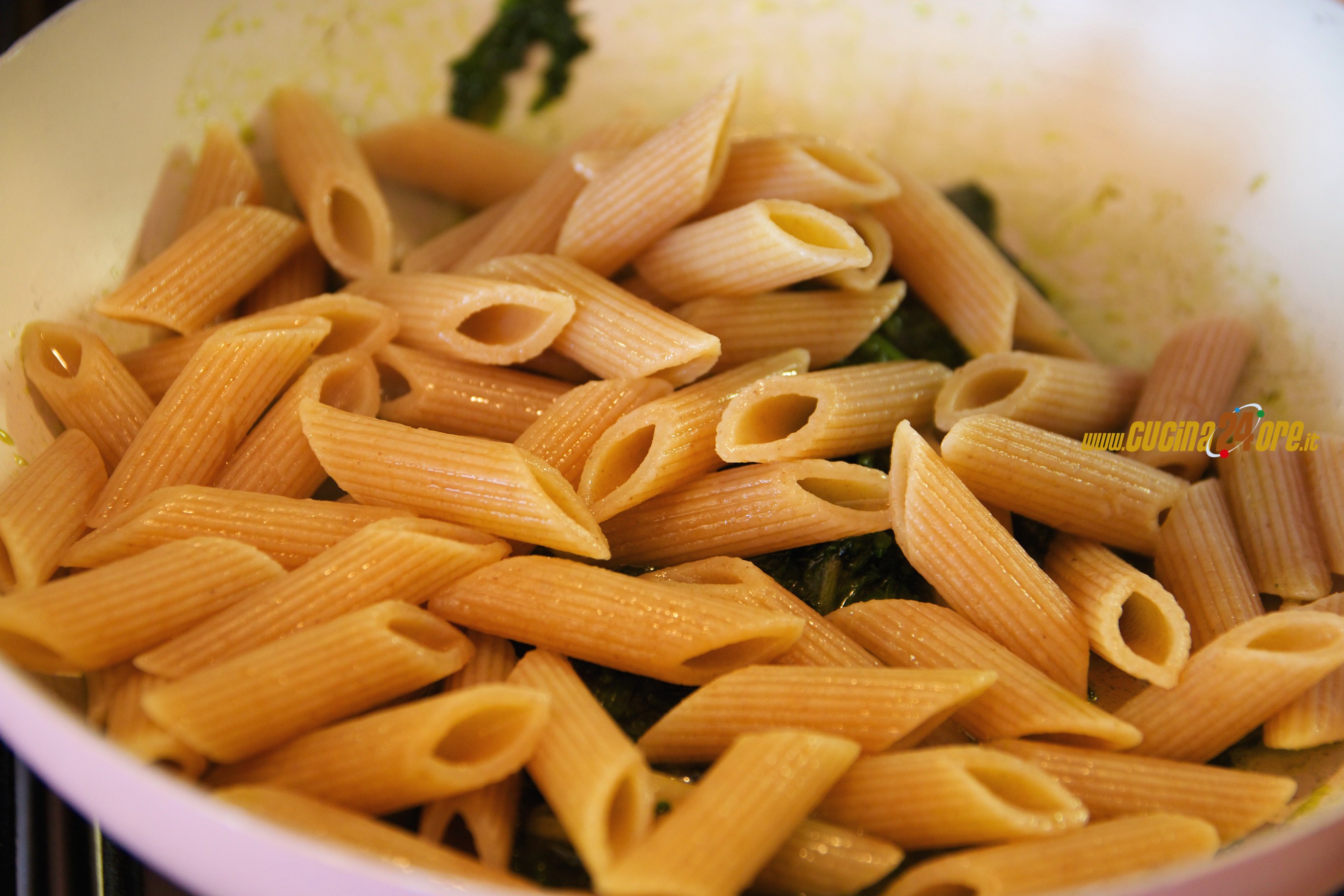 penne integrali mozzarella e spinaci SIMPLY02 - Ricette di Cucina