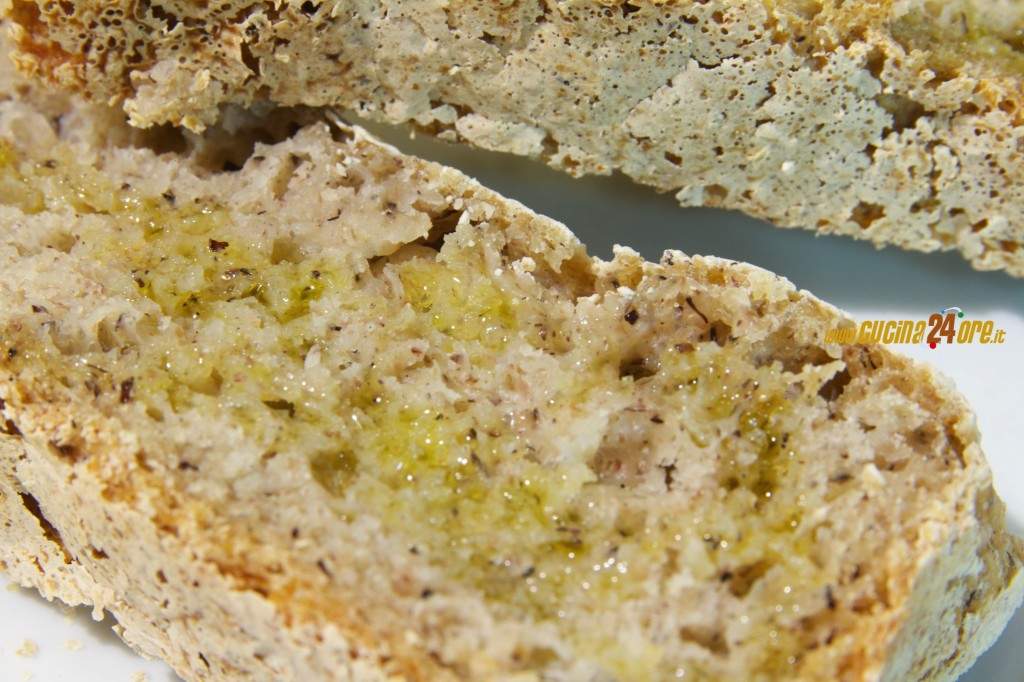 Pane al Grano Saraceno Senza Glutine con macchina del pane