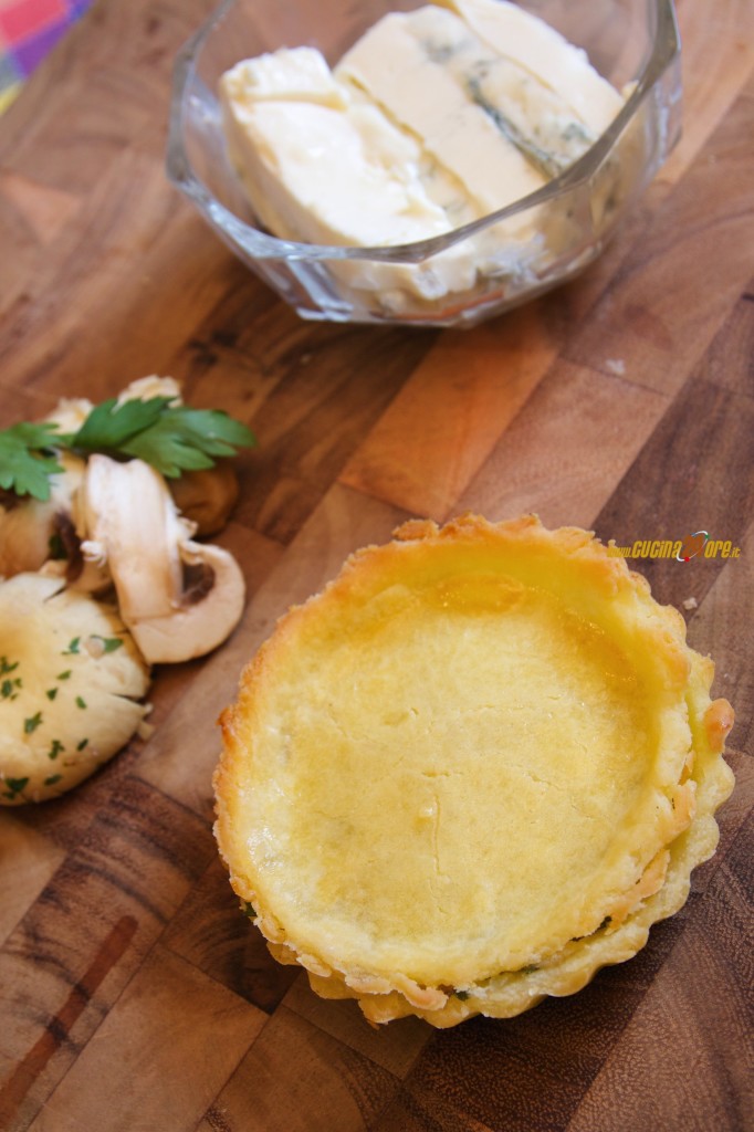 Tortino di Pasta Brisè Con Gorgonzola e Funghi Senza Glutine – Piatto Vegetariano