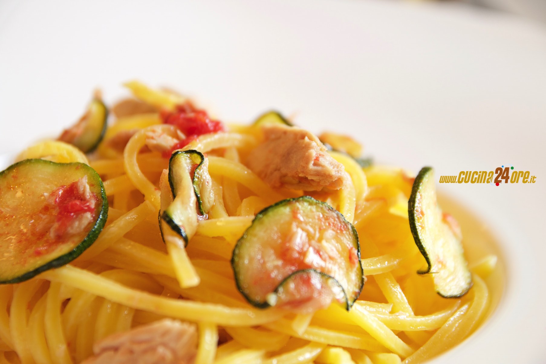 Spaghetti alla Chitarra Con Tonno e Zucchine – Primo Velocissimo Anche Senza Glutine
