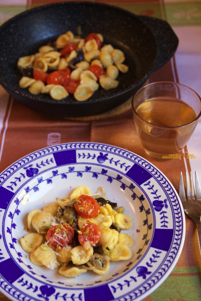 Orecchiette con Melanzane, Pomodorini e Porro – Pasta Vegetariana e Colorata