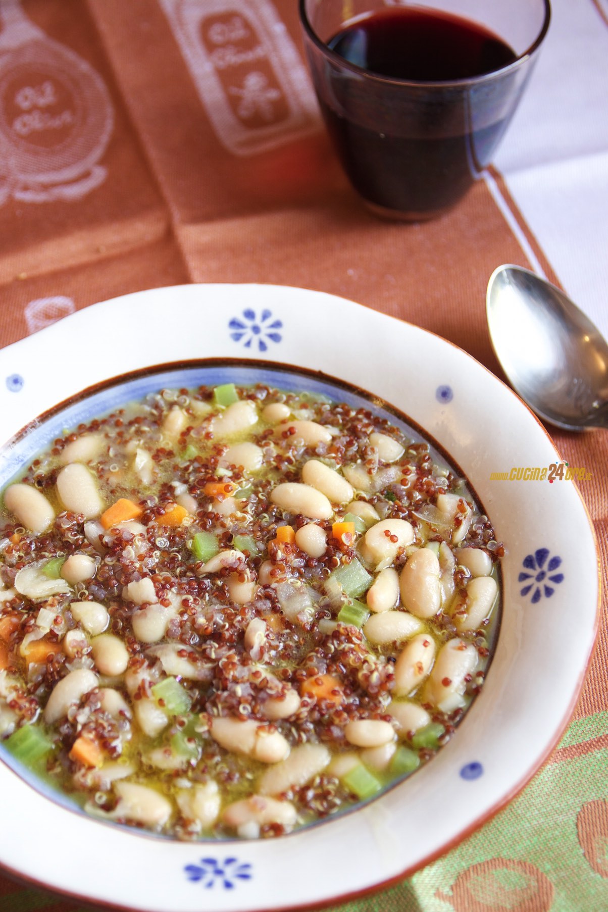 Zuppa di Fagioli Cannellini e Semi di Quinoa – Vegetariana e Senza Glutine
