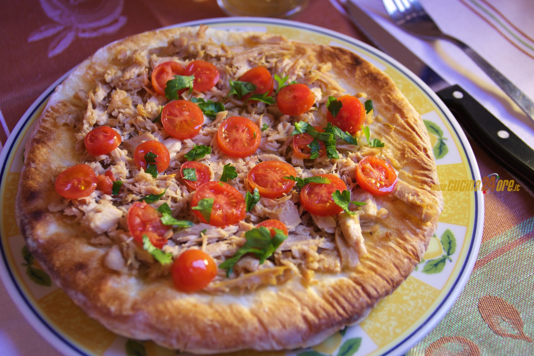 Pizza Senza Glutine con Tonno Al Prezzemolo e Pomodorini