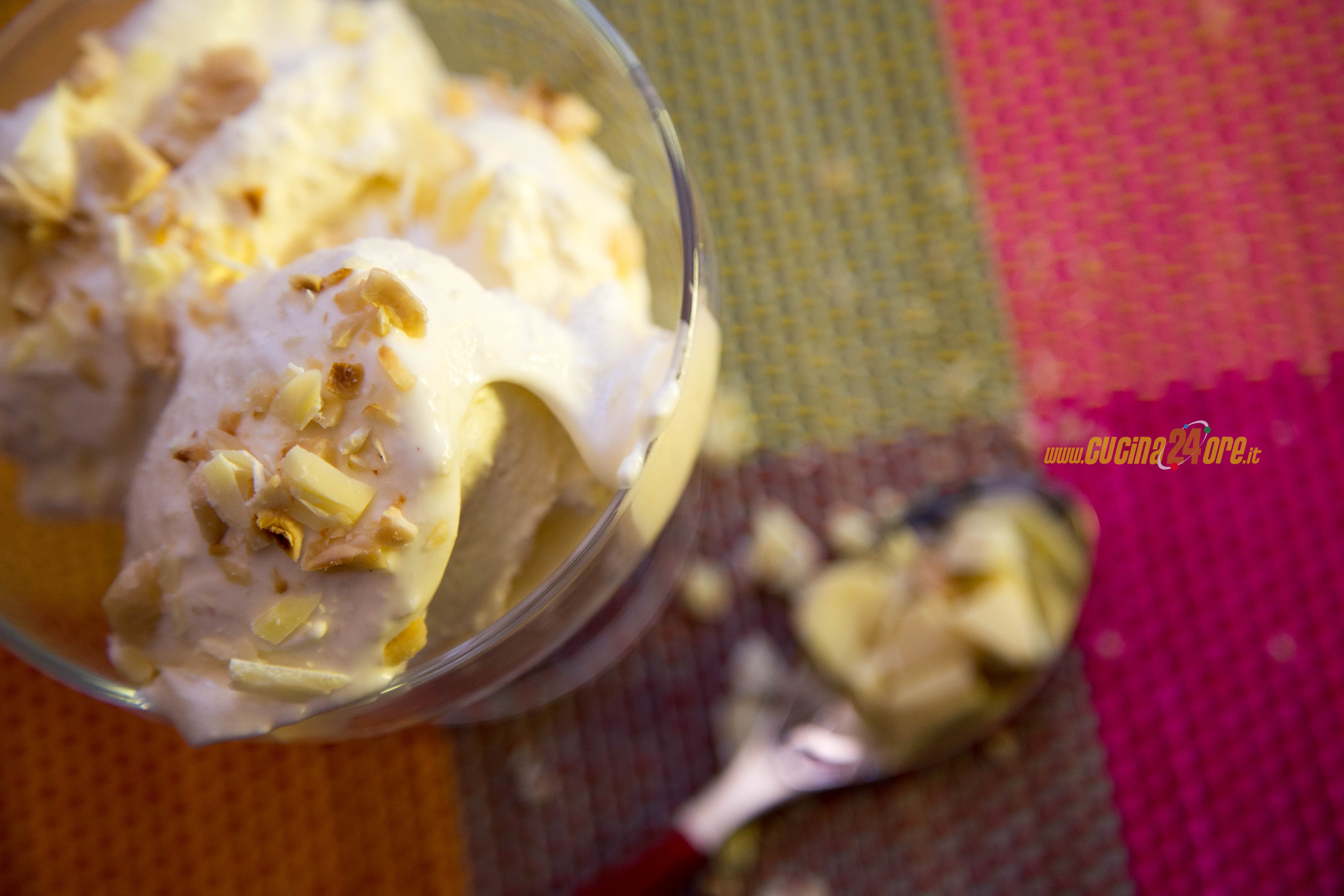 Gelato al cioccolato bianco e nocciole senza glutine – I 2 segreti per un gelato cremoso in 30 Minuti!
