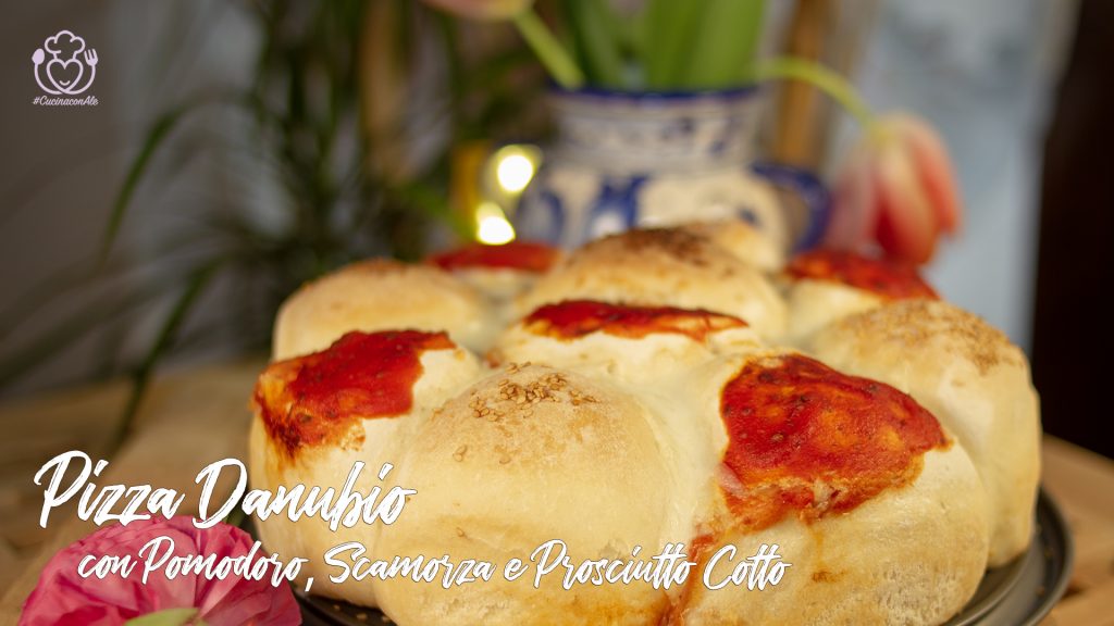Pizza Danubio Senza Glutine Ripiena con Pomodoro, Scamorza e Prosciutto Cotto