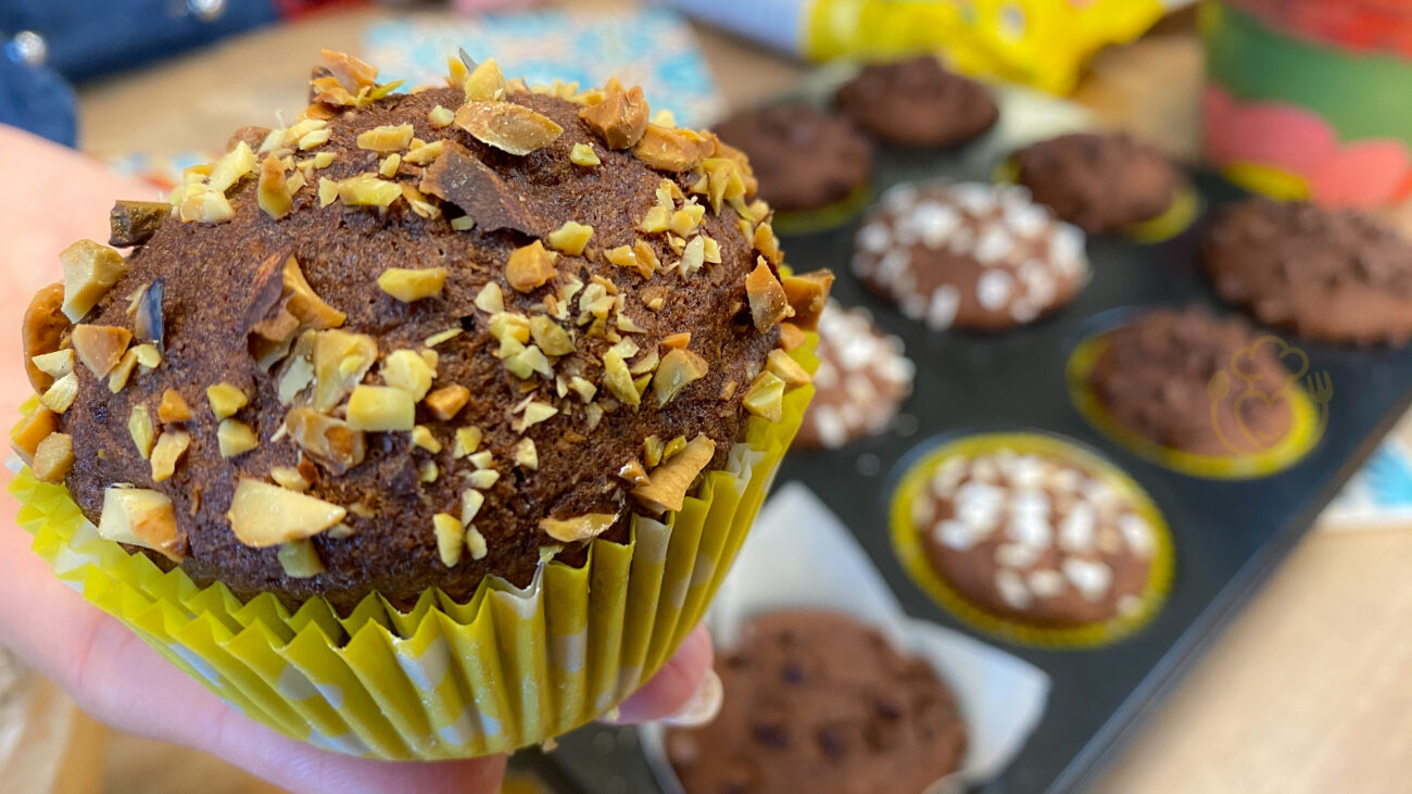 Muffin Veloci al Cacao Integrali – Merenda pronta in 30 minuti, fatti col cucchiaio in brocca!